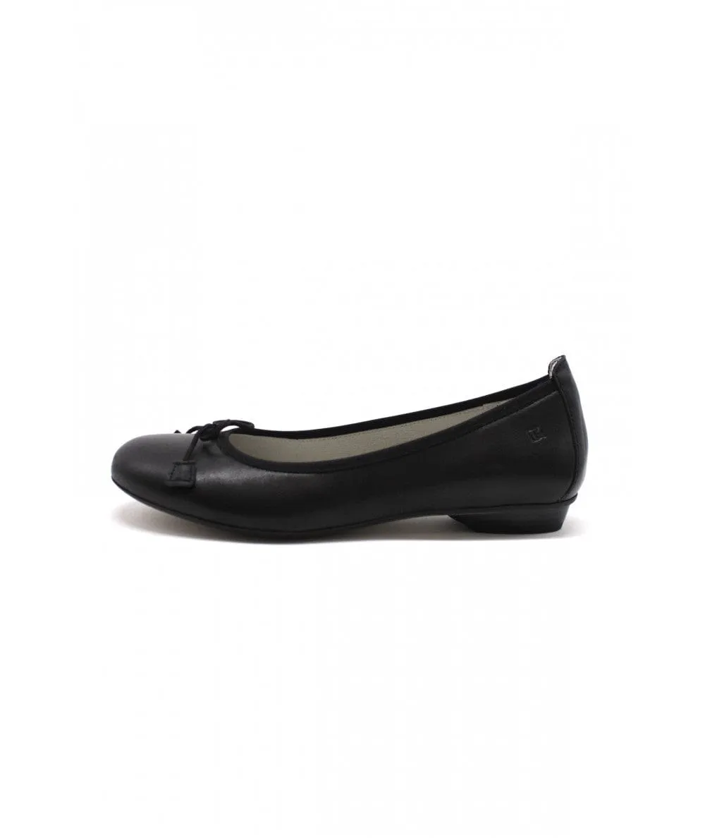 Dorking Women's Teli Ballet Flats- Negro