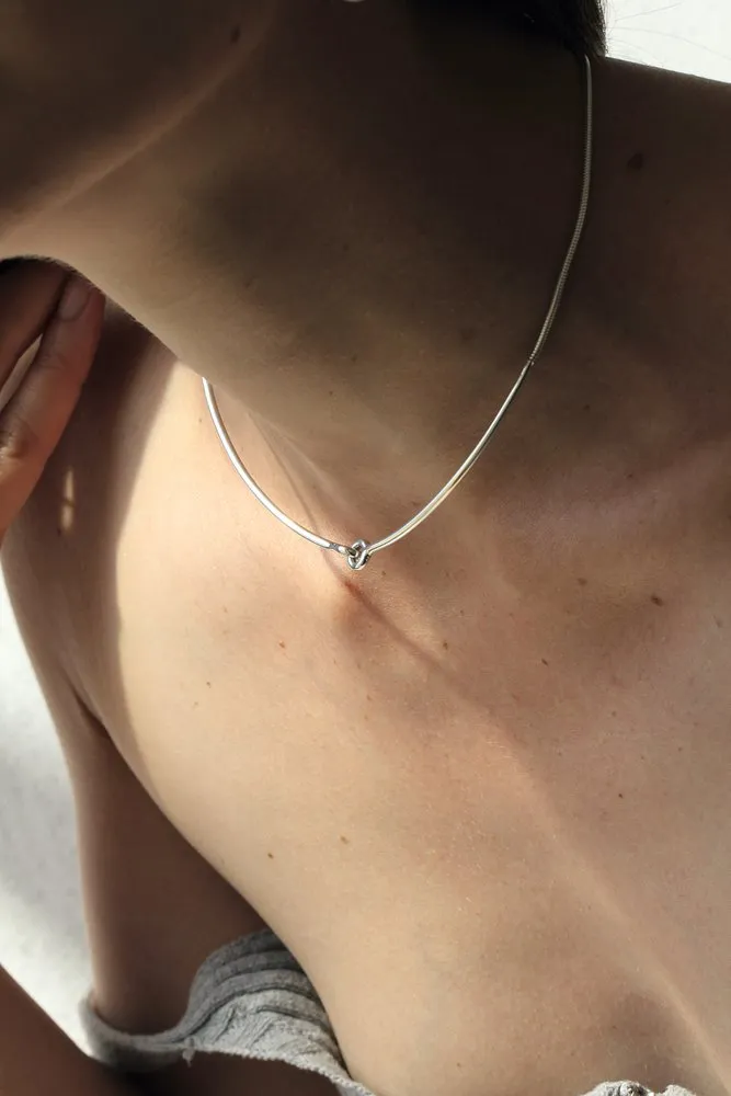 HOOK & EYE NECKLACE