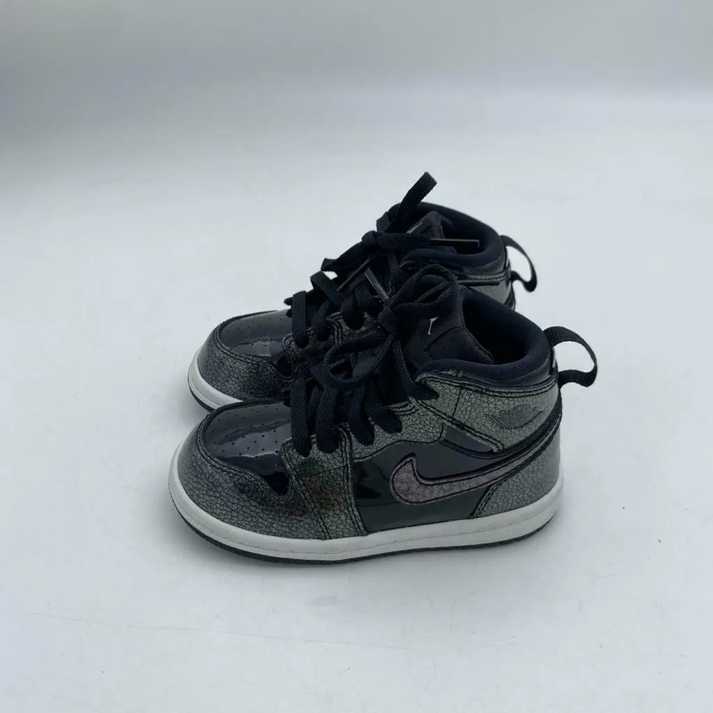 Nike Air Jordan 1 Retro Mid Black 705304-017 Size 7c