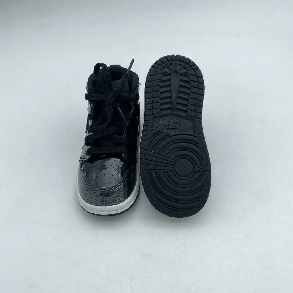 Nike Air Jordan 1 Retro Mid Black 705304-017 Size 7c