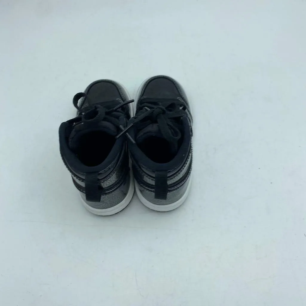 Nike Air Jordan 1 Retro Mid Black 705304-017 Size 7c