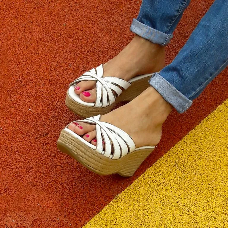 ZARA- WHITE PLATFROMS